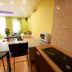 Apartment Center Of With Jacuzzi *