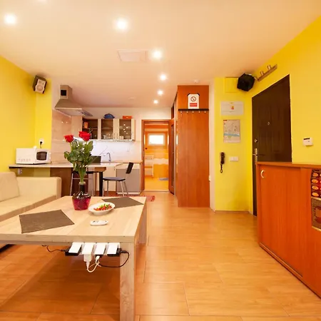 Center Of With Jacuzzi Apartmán *