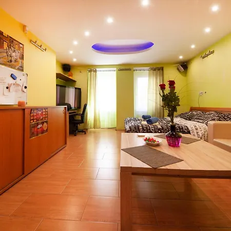 Apartment Center Of With Jacuzzi *