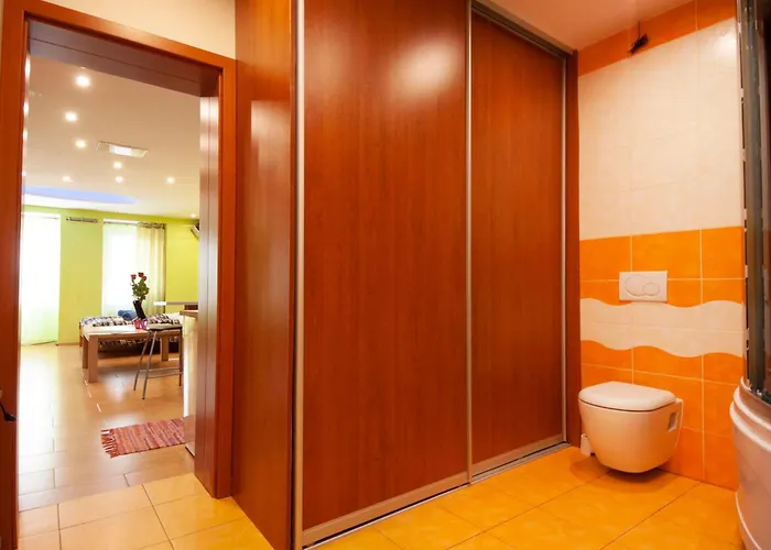 Center Of With Jacuzzi Apartament