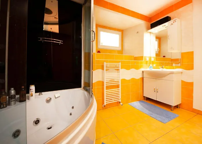 아파트 Center Of With Jacuzzi