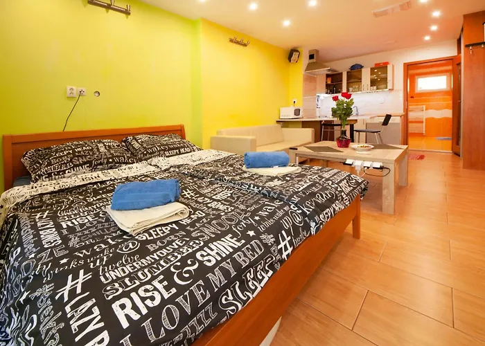 Center Of With Jacuzzi * 브라티슬라바