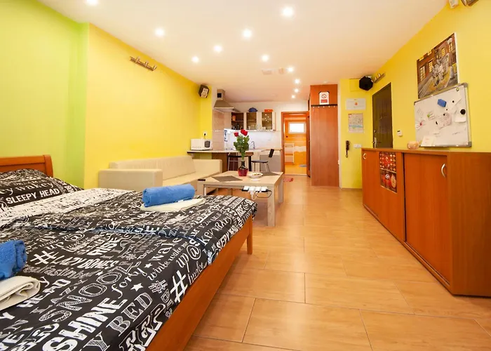 Center Of With Jacuzzi דירה *